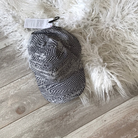 NWT lululemon baller hat - Picture 5 of 6